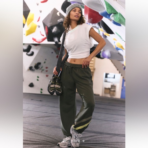 Free People Movement All Star Logo Pants Sz-M - Picture 2 of 15